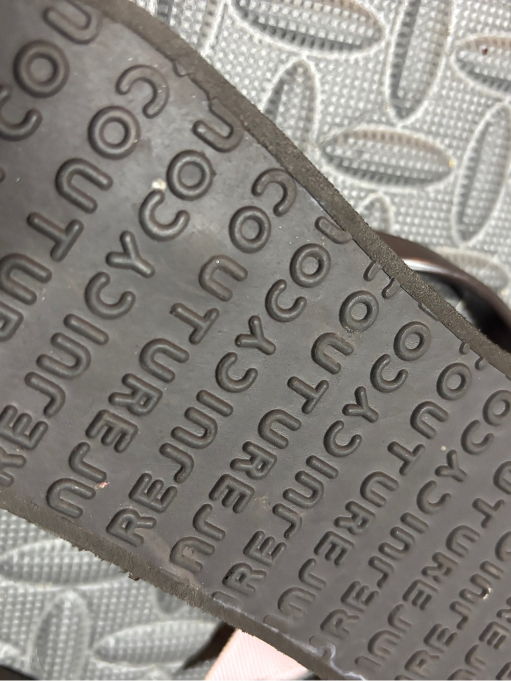 Y2K Juicy Couture Carmen flip-flop sandals - Picture 6 of 8